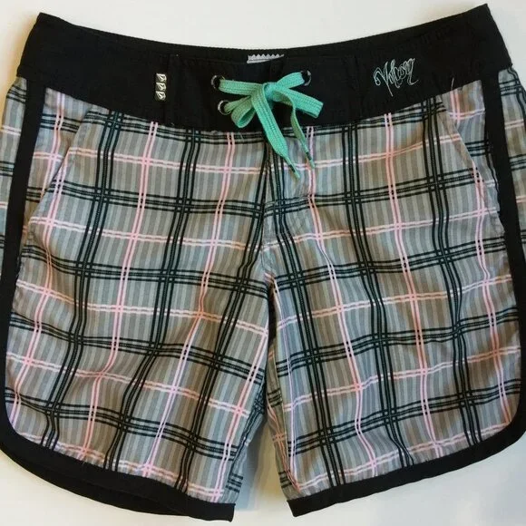 Woman Short Volcom - Picture 2 of 4